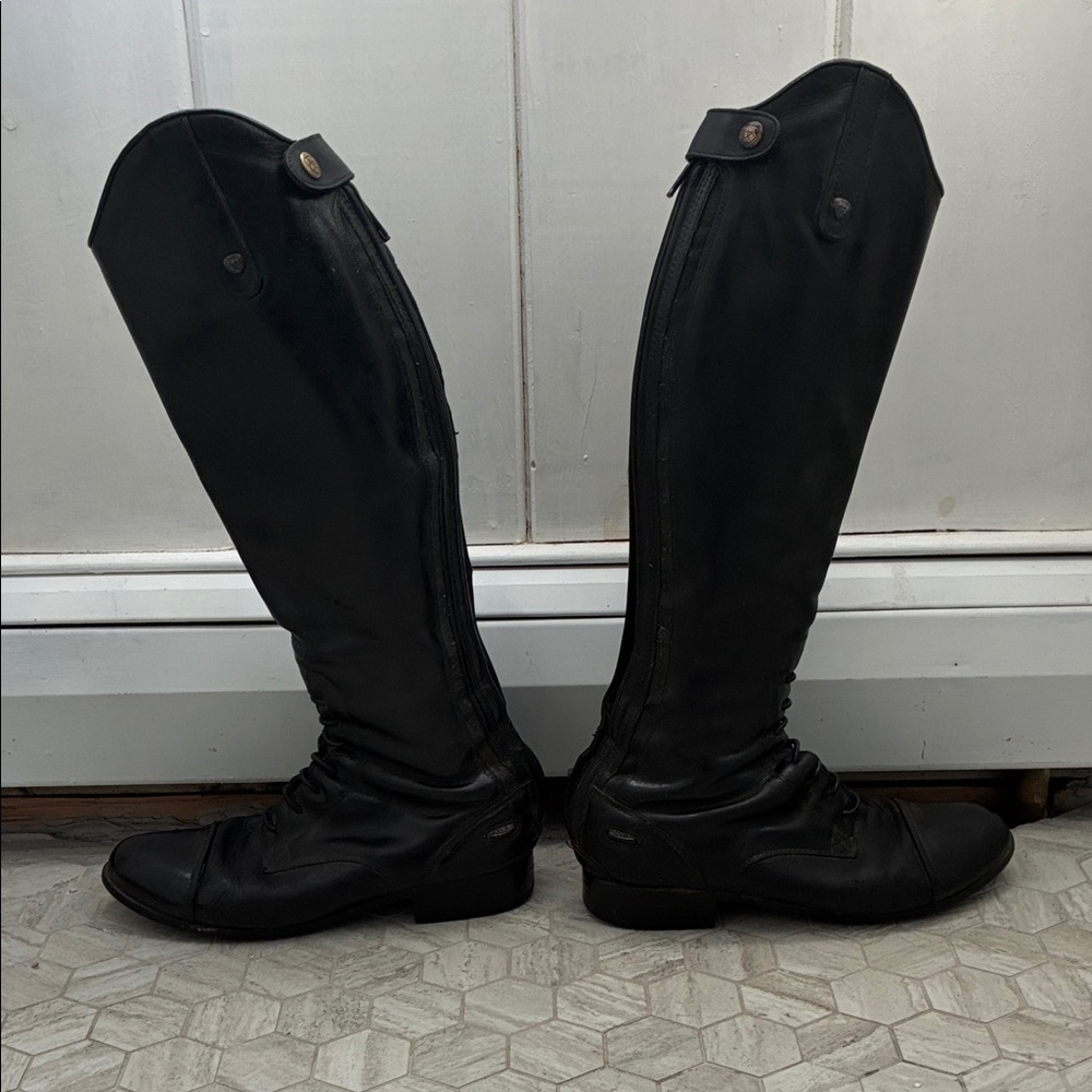 Ariat Black Horseback Riding Boots size 7 women’s or size 5 children’s